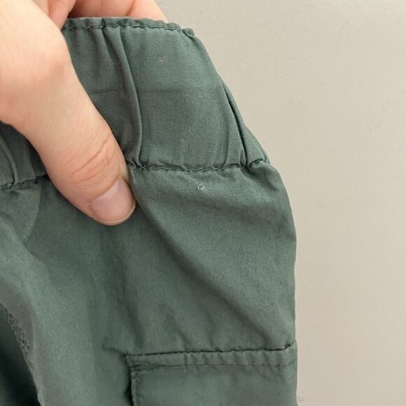 Forever 21 Women's Utility Shorts L Green High Rise Cargo Pockets Elastic Waist - Picture 6 of 6